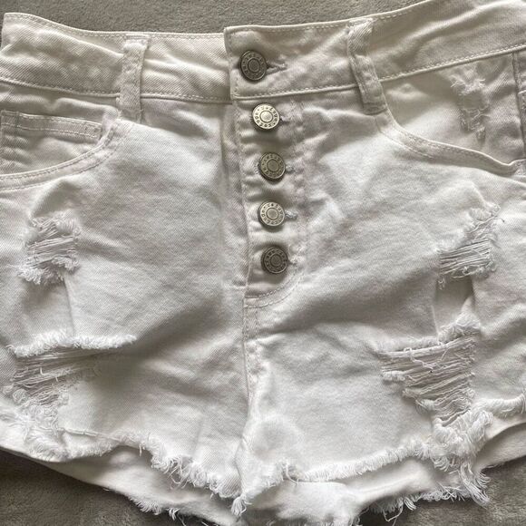 Refuge White Jean Shorts Size 2 - Picture 2 of 4